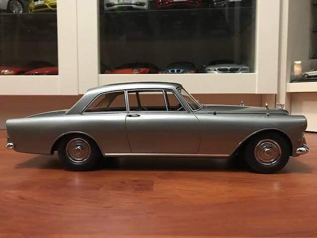 gevraagd: BOS Bentley S3, Continental, Chinese Eye, 1/18, Ophalen, Zo goed als nieuw, Overige merken