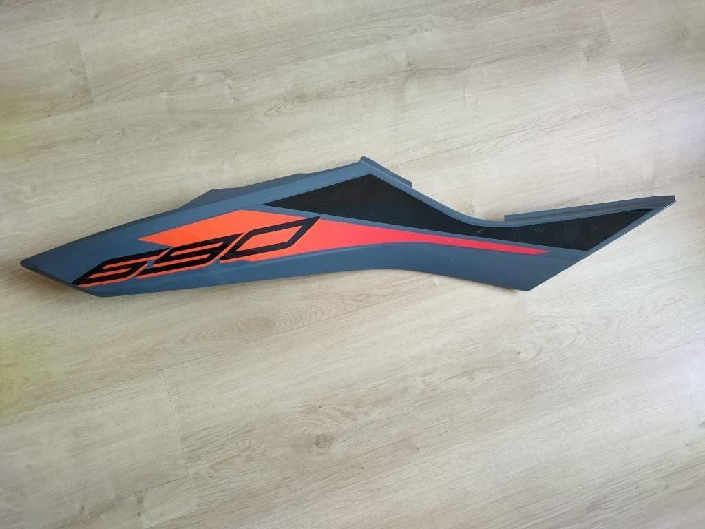 KTM 690 SMC R Radiator kap links grijs, Motoren, Ophalen of Verzenden, Gebruikt