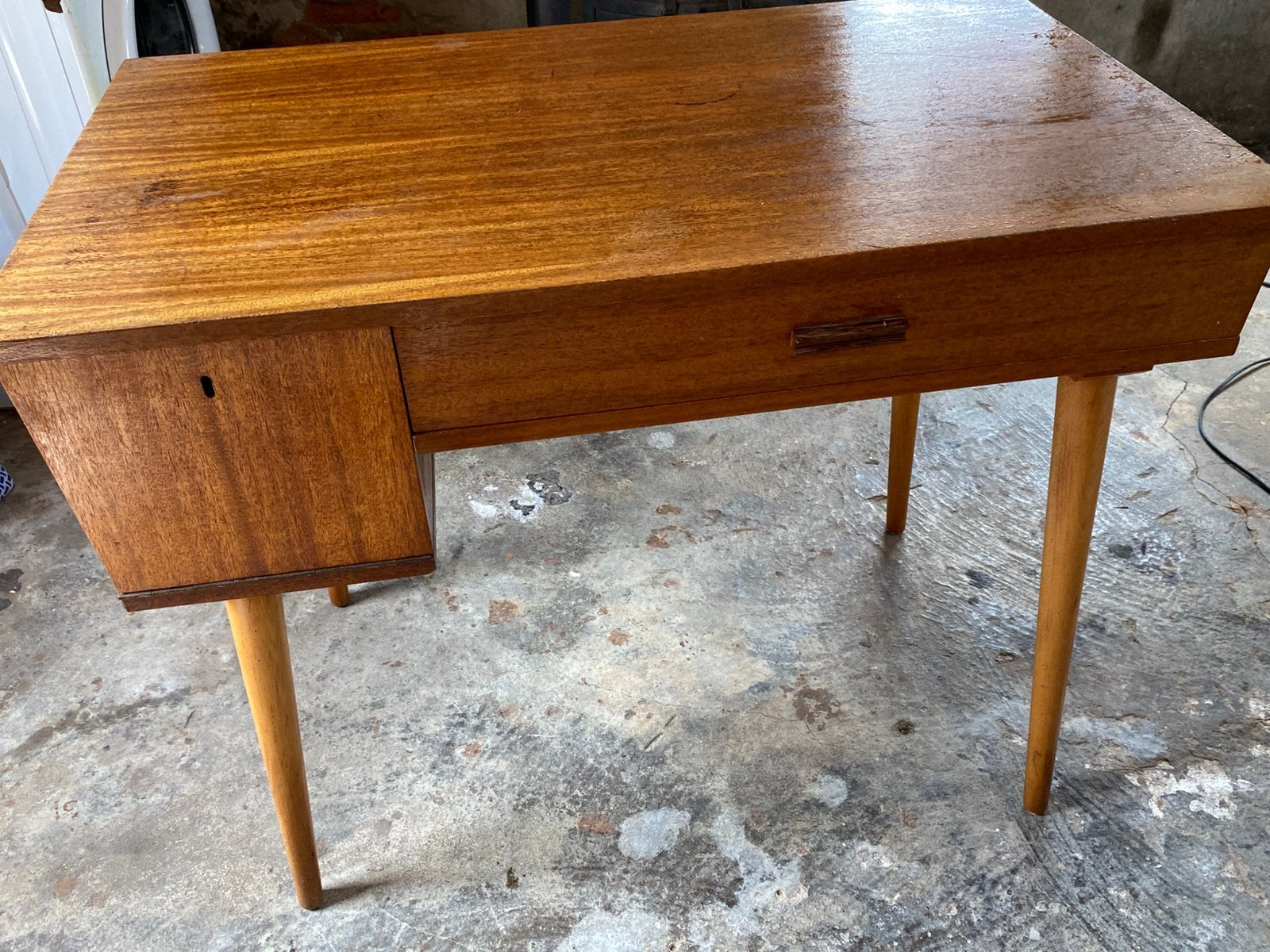 Prachtig retro bureau (jaren 50/60 - Deense stijl), Huis en Inrichting, Bureaus, Ophalen, Zo goed als nieuw