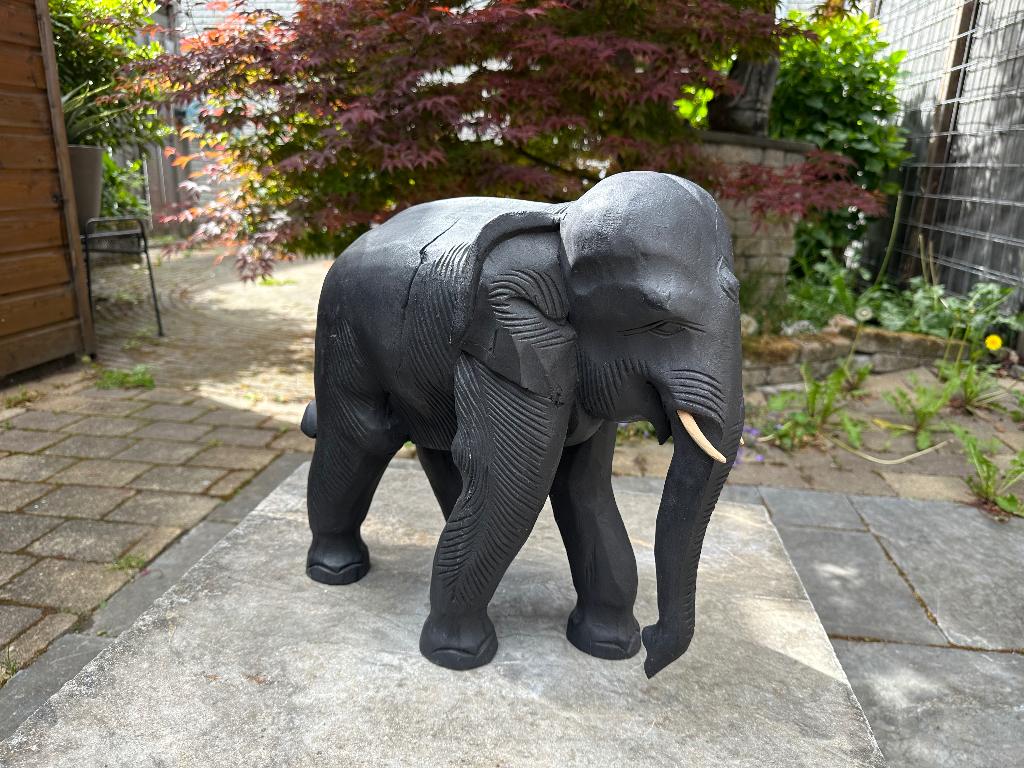 Houten olifant, Ophalen, Hout, Houtsnijwerk