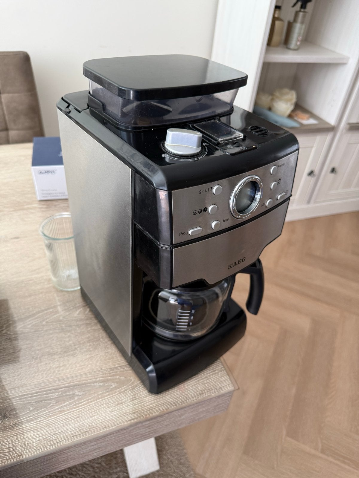 AEG KAM300 Koffiezetapparaat met ingebouwde koffiemolen, Witgoed en Apparatuur, Koffiezetapparaten, Gebruikt, 10 kopjes of meer