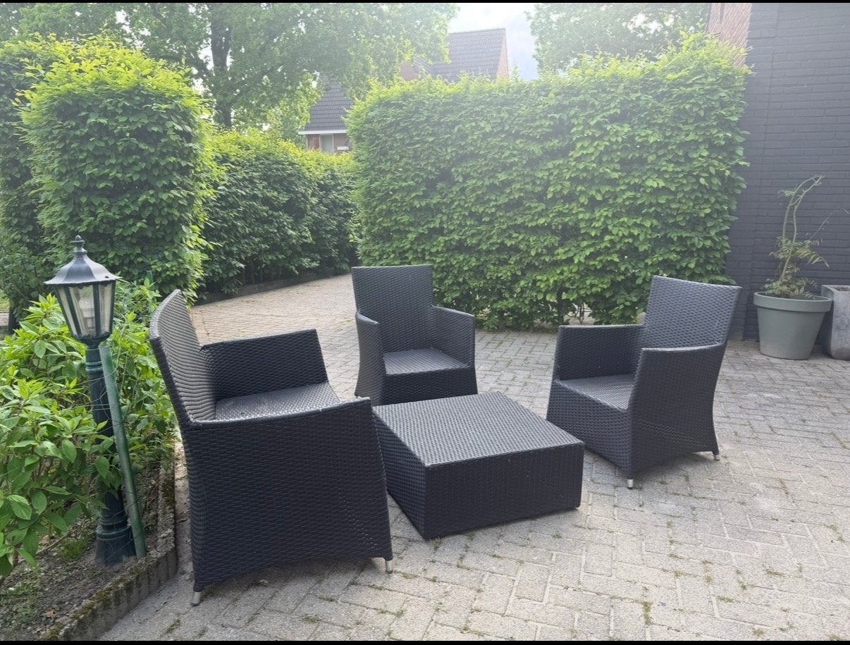 Zwarte Wicker Tuinset met 2 stoelen ,bankje en Tafel, Tuin en Terras, Tuinsets en Loungesets, Gebruikt, Tuinset, Wicker, 3 zitplaatsen