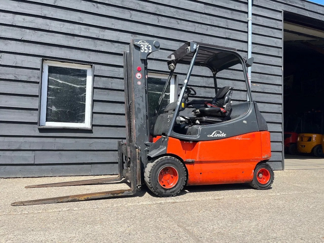 Linde E30-03-600 S Heftruck Elektrisch Triplo Freelift, Zakelijke goederen, Machines en Bouw | Heftrucks en Intern transport, 3000 tot 4000 kg