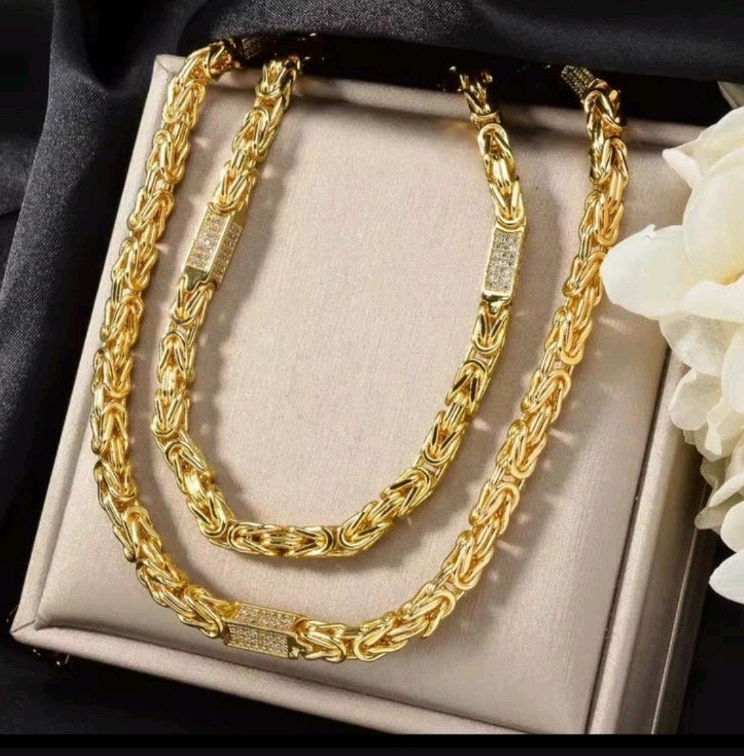 Koningsketting rond 5mm dik 18kt goldplate met steentjes, Sieraden, Tassen en Uiterlijk, Kettingen, Overige materialen, Nieuw