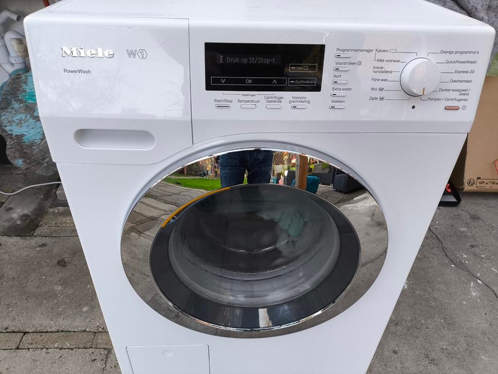 Miele Powerwash W1. 1600 Toeren en 8 kilo wassen, Ophalen, 6 tot 8 kg, Gebruikt, Minder dan 85 cm