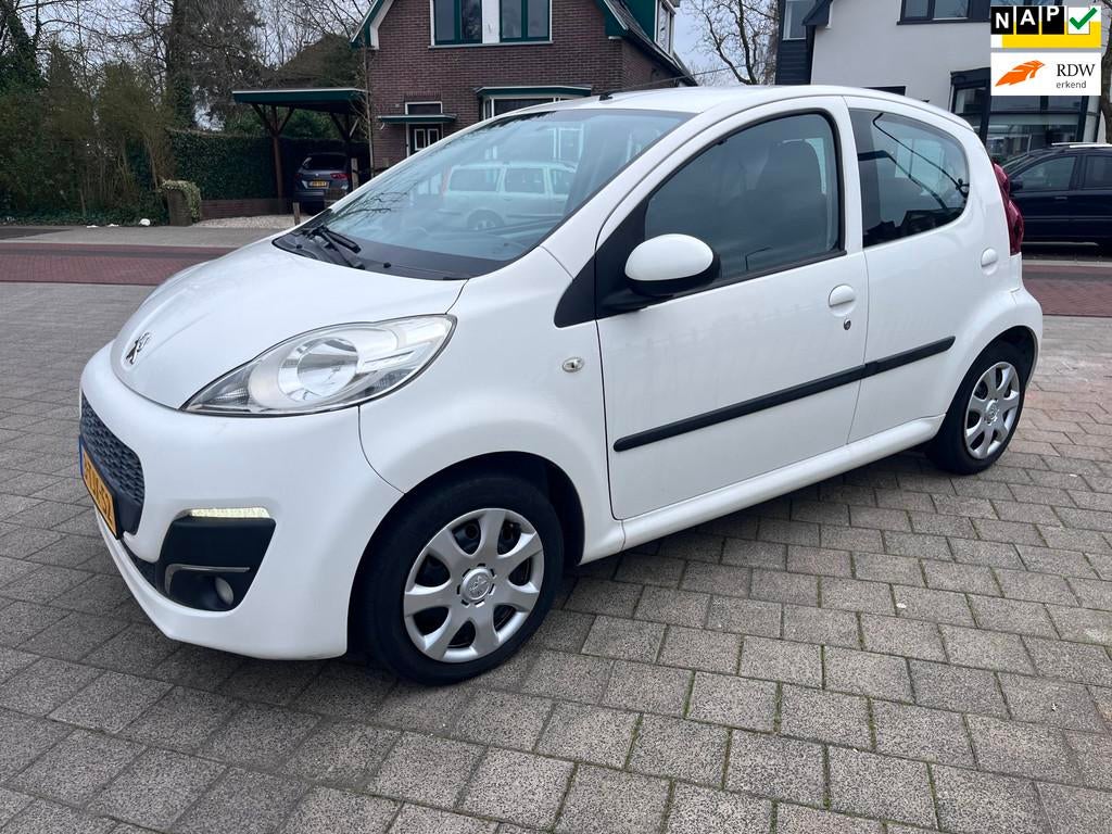 Peugeot 107 1.0 Active 5 Drs Airco Isofix Elek Pakket APK PD, Voorwielaandrijving, Euro 5, Stof, Zwart