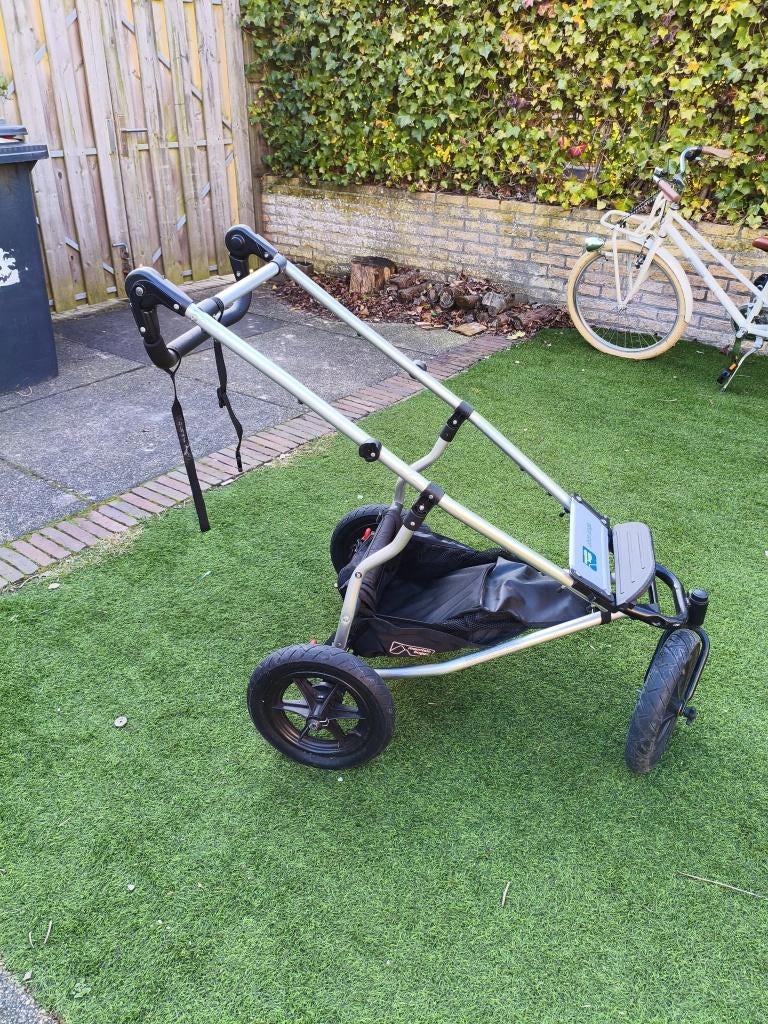 Mountain Buggy Urban Jungle (onderstel+reiswieg), Kinderen en Baby's, Kinderwagens en Combinaties, Gebruikt, Kinderwagen, Overige merken
