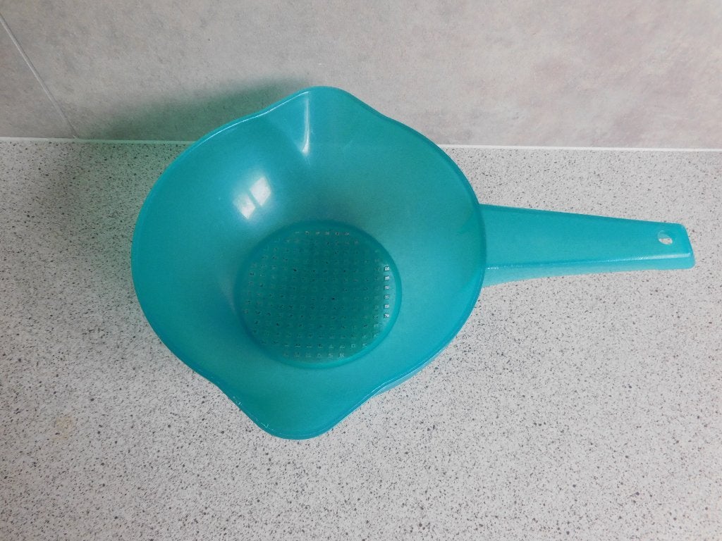 Tupperware Handvergiet 20x17 cm. Aqua, Huis en Inrichting, Keuken | Tupperware, Ophalen of Verzenden, Zo goed als nieuw, Blauw