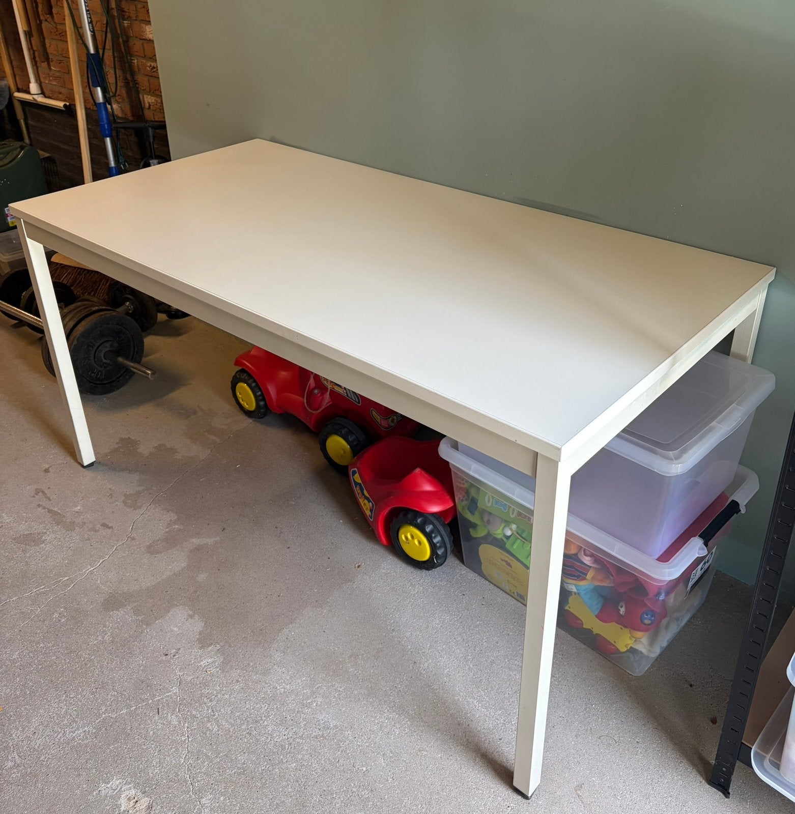 Stalen witte tafel, Ophalen, 100 tot 150 cm, 50 tot 100 cm, Zo goed als nieuw
