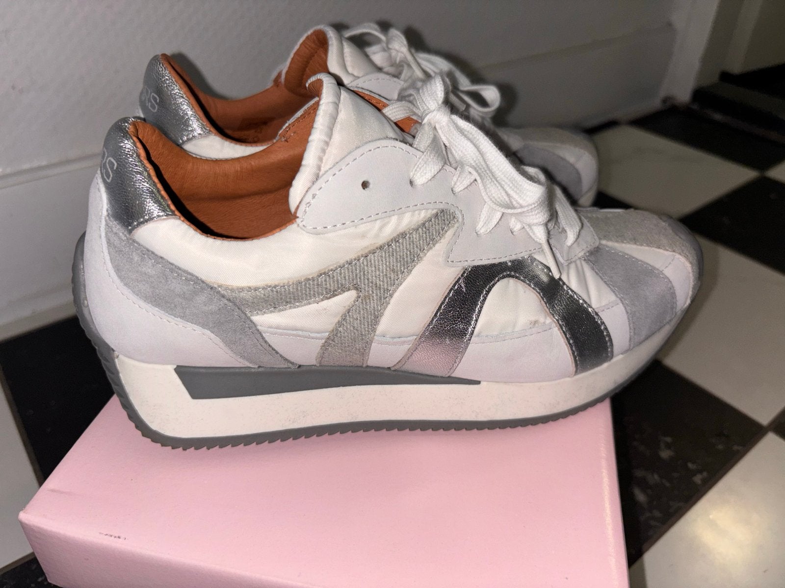 Nieuwe DWRS sneakers maat 38, Kleding | Dames, Nieuw, Ophalen of Verzenden, Sneakers of Gympen, Grijs