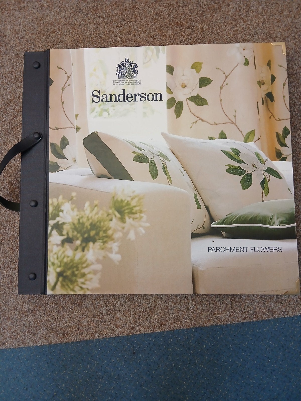 Sanderson Parchment Flowers Behang en stoffenboek, Sanderson, Bloemen, Sandberg, Ophalen of Verzenden