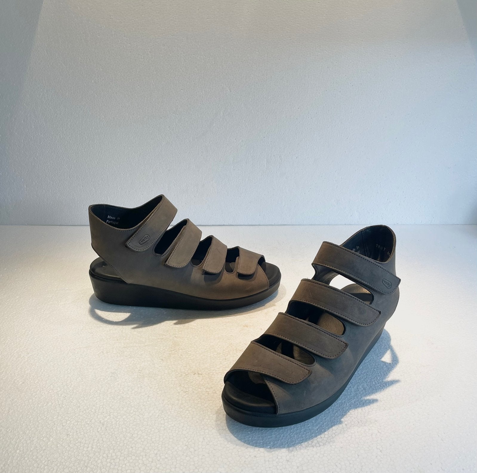 Wolky Avenue Comfort sandalen slee hak klittenband gespen 42, Ophalen of Verzenden, Grijs, Sandalen of Muiltjes