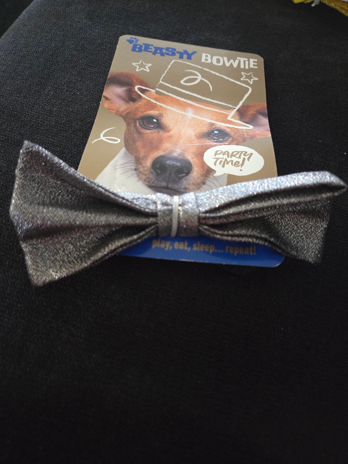 Zilver/ zwart Strikje voor hond nieuw bowtie, Dieren en Toebehoren, Honden-accessoires, Ophalen of Verzenden