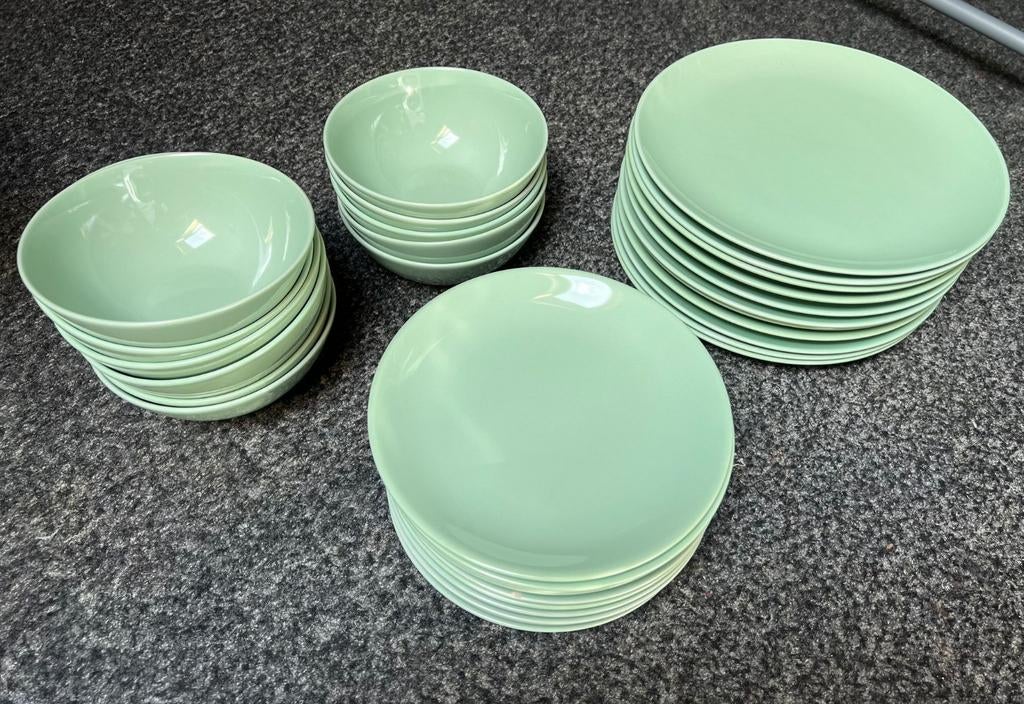 Ikea servies set - 11 borden, 10 kleine borden en 11 kommen, Ophalen, Gebruikt, Keramiek, Effen