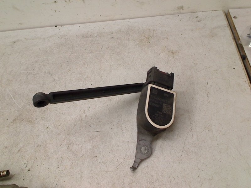 Niveau Sensor BMW 3 serie Touring (F31) 2015 37146860843, Gebruikt, Petuelring 130, München 80809, , Duitsland, BMW, Bayerische Motoren Werke AG