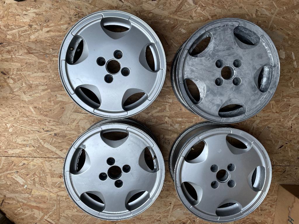 Volkswagen Estoril Velgen 4x100 || 2 Michelin 245-40-18 4mm, Ophalen, 15 inch, Velg(en), Personenwagen