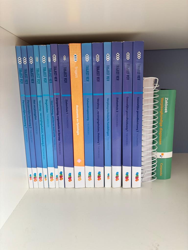 MBO Traject V&V Verpleegkundige Theorieboeken Niveau 4, Boeken, Studieboeken en Cursussen, Ophalen of Verzenden, Beta, Zo goed als nieuw