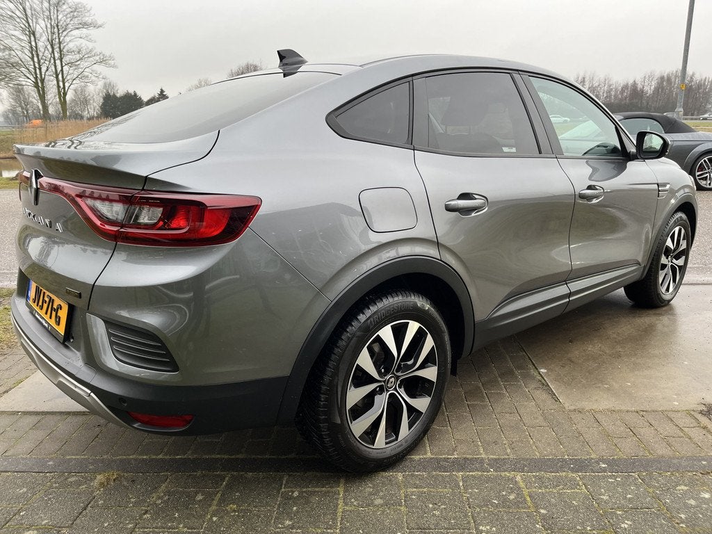 Renault Arkana 1.6 E-Tech Hybrid 145PK / Camera / Apple Carp, Auto's, Renault, Stof, Gebruikt, 4 cilinders, Overige brandstoffen