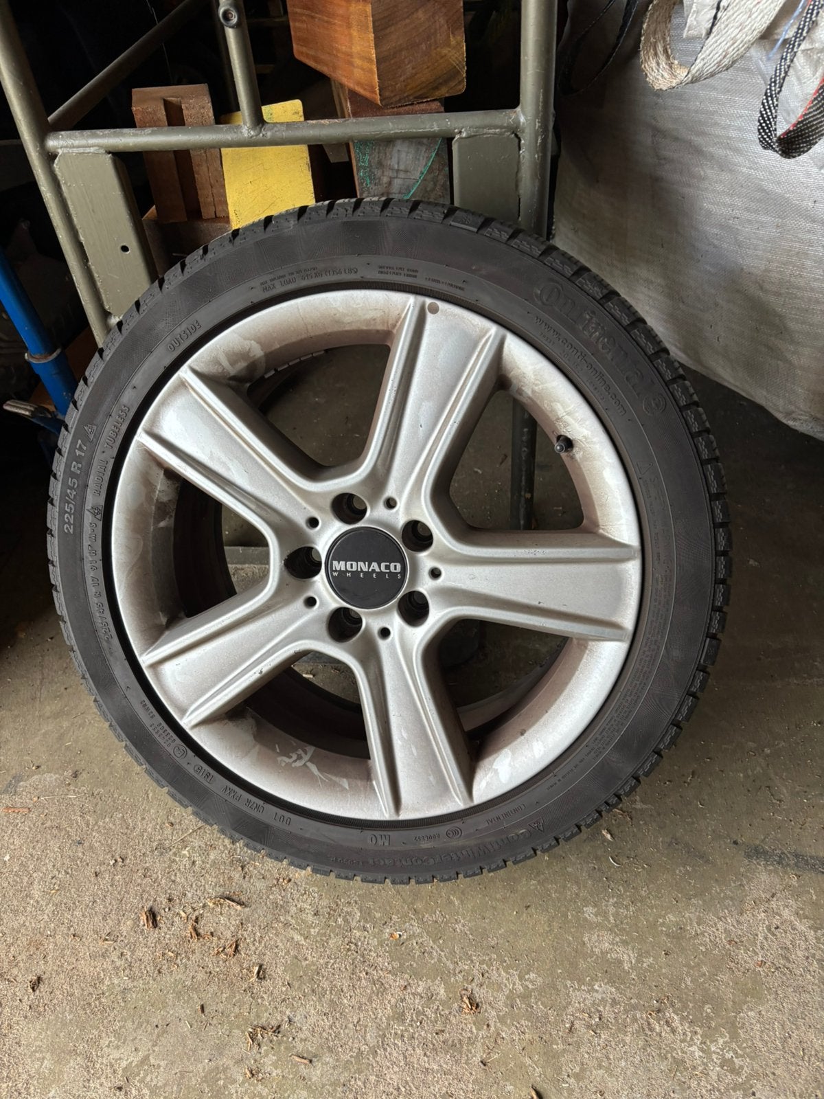 Mercedes c klasse velgen met winterbanden, Auto-onderdelen, Banden en Velgen, Velg(en), 17 inch, 225 mm, Winterbanden