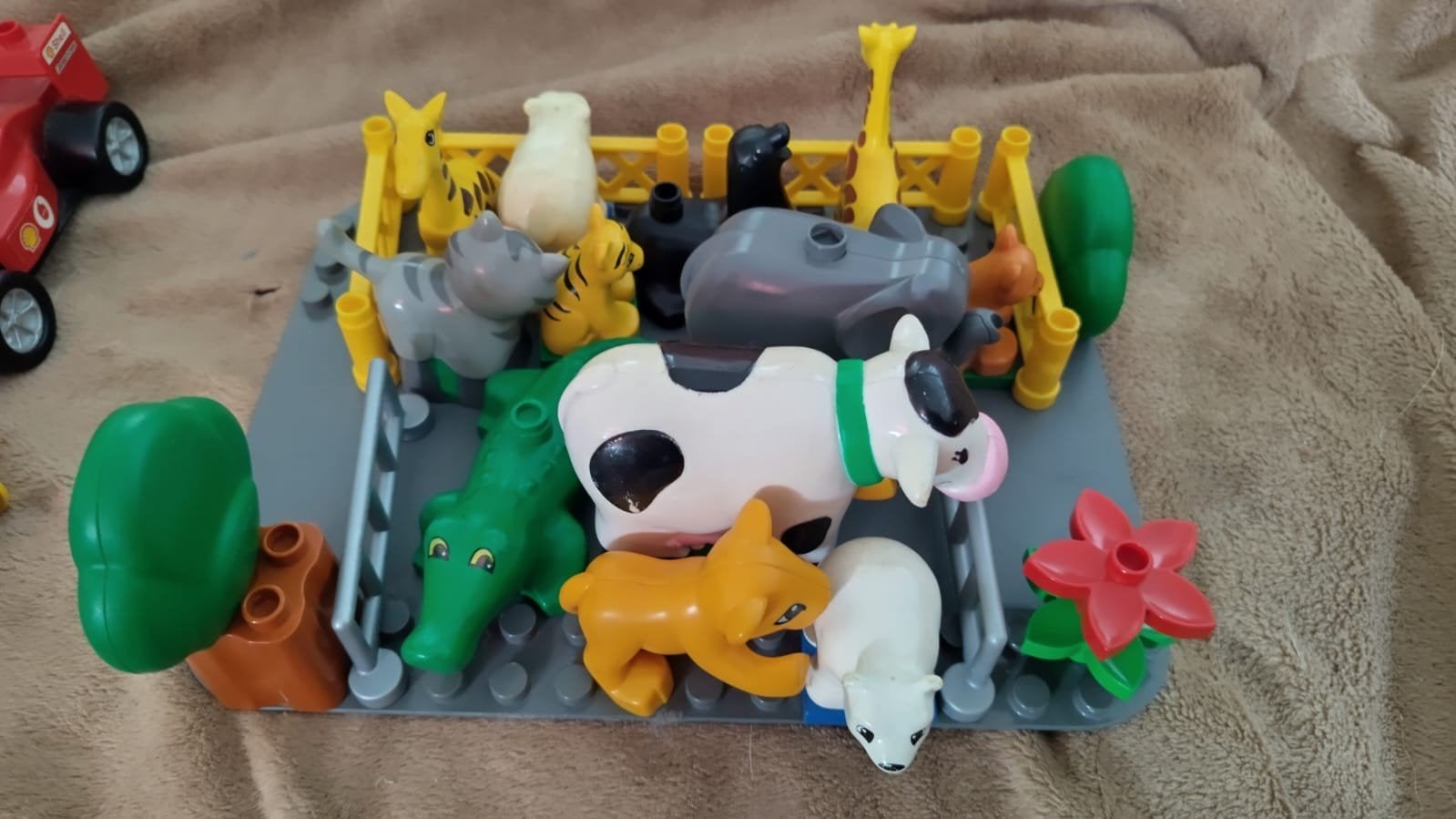 Grote set Duplo dieren met omheining en accessoires, Ophalen of Verzenden
