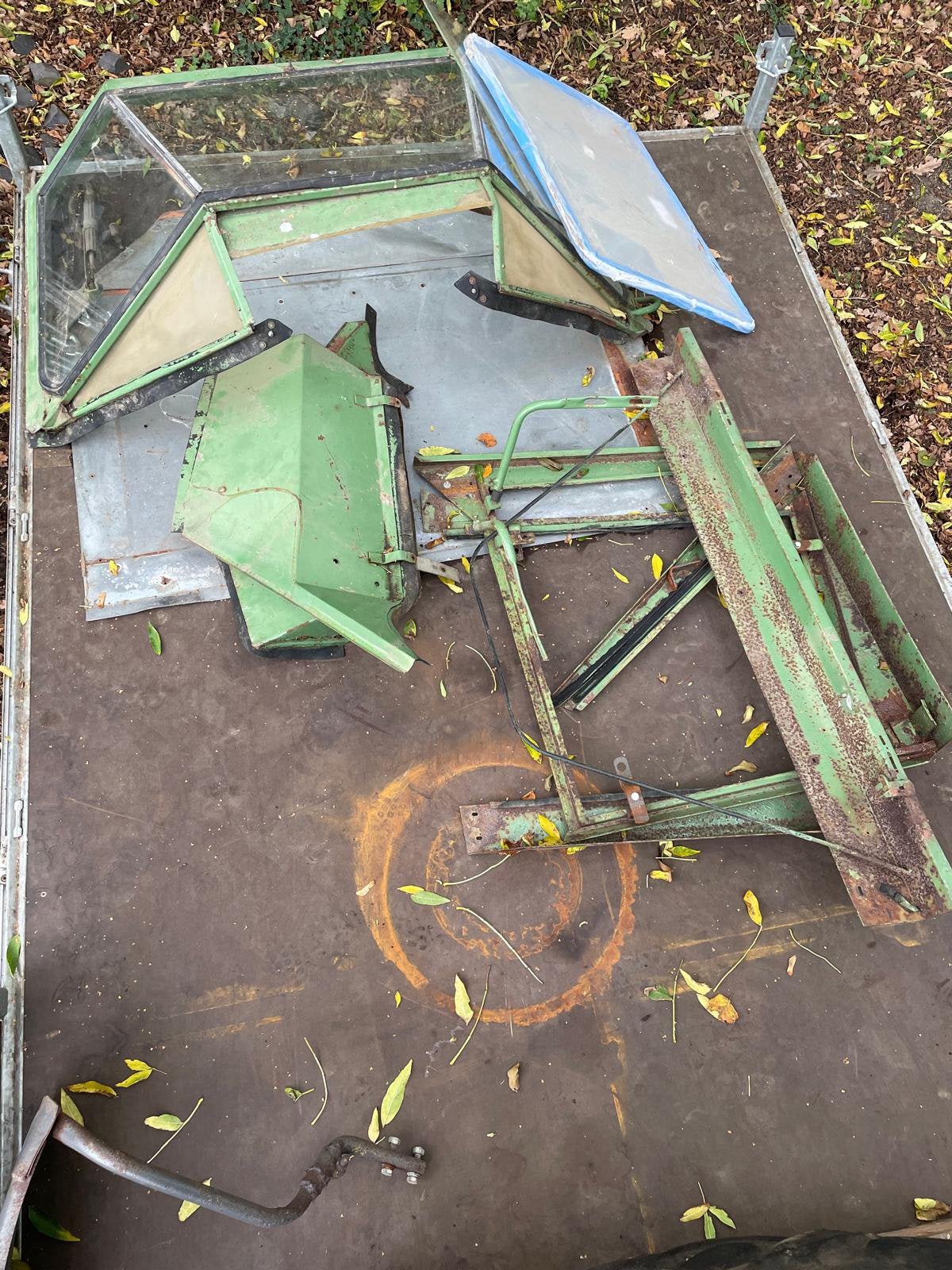 Te koop: Peko cabine voor Fendt, verschillende sets banden, Ophalen
