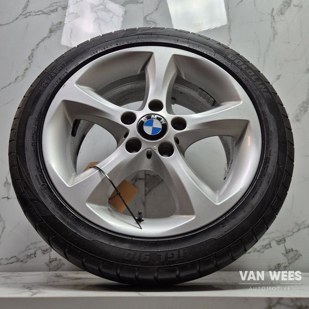 Bmw 1 2 Serie E87+ F20+ 225/45/17 INCH STYLING 256 Zomerset, Gebruikt, -, -, Banden en Velgen