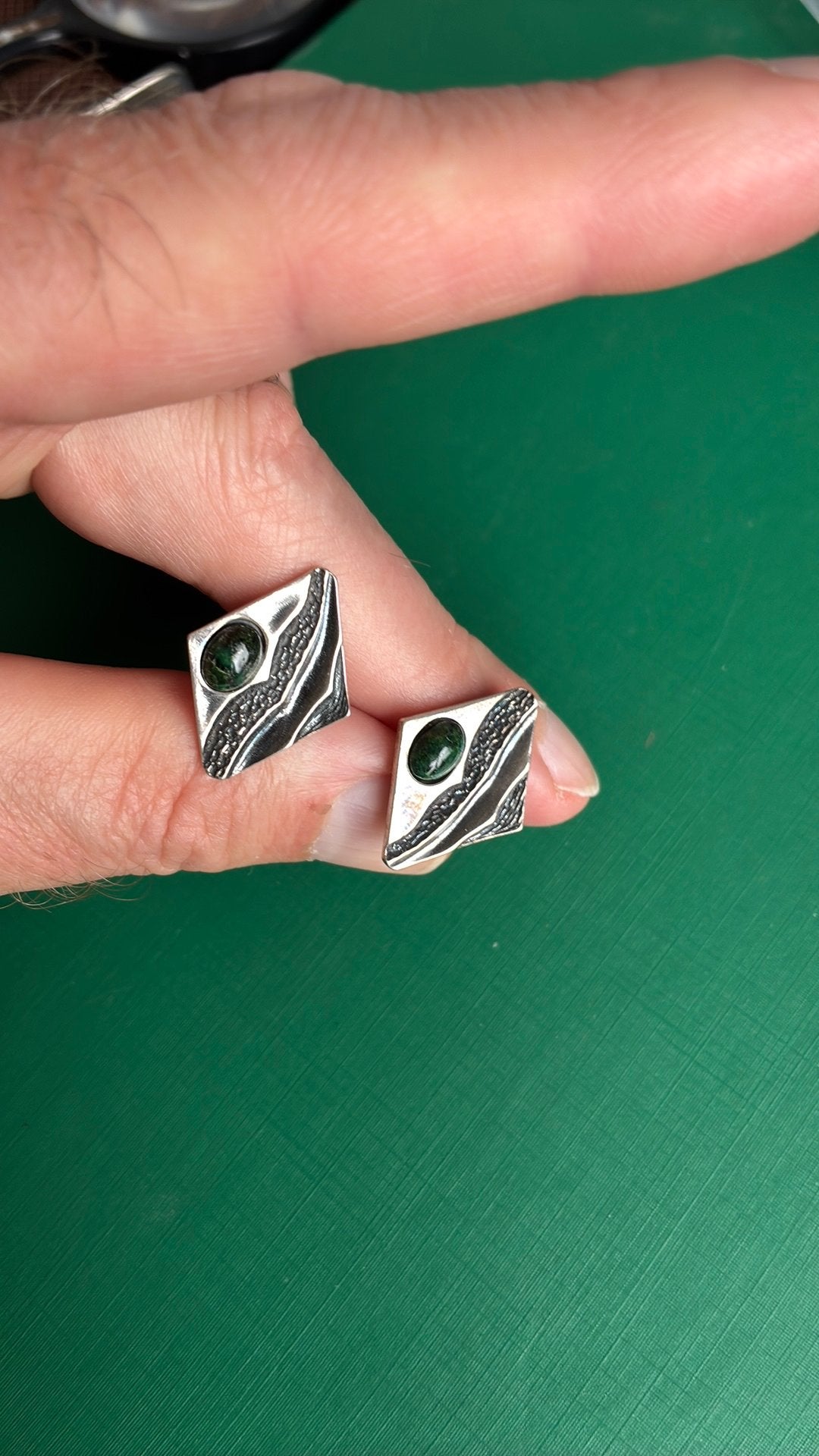 925 sterling zilver manchetknopen groene steen, Ophalen of Verzenden, Gebruikt, Zilver