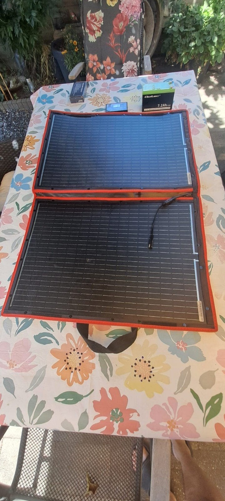 Draagbaar Zonnepaneel met Accu en Laadregelaar, Ophalen, Zo goed als nieuw