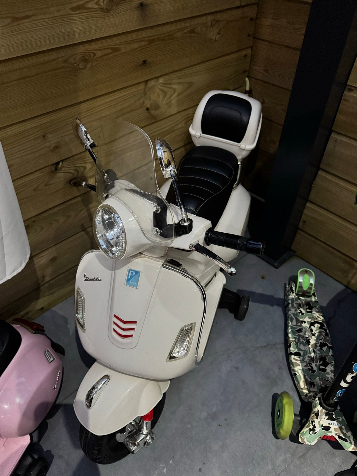 Witte kinder scooter met bagage en zijspiegels, Kinderen en Baby's, Ophalen of Verzenden, Gebruikt
