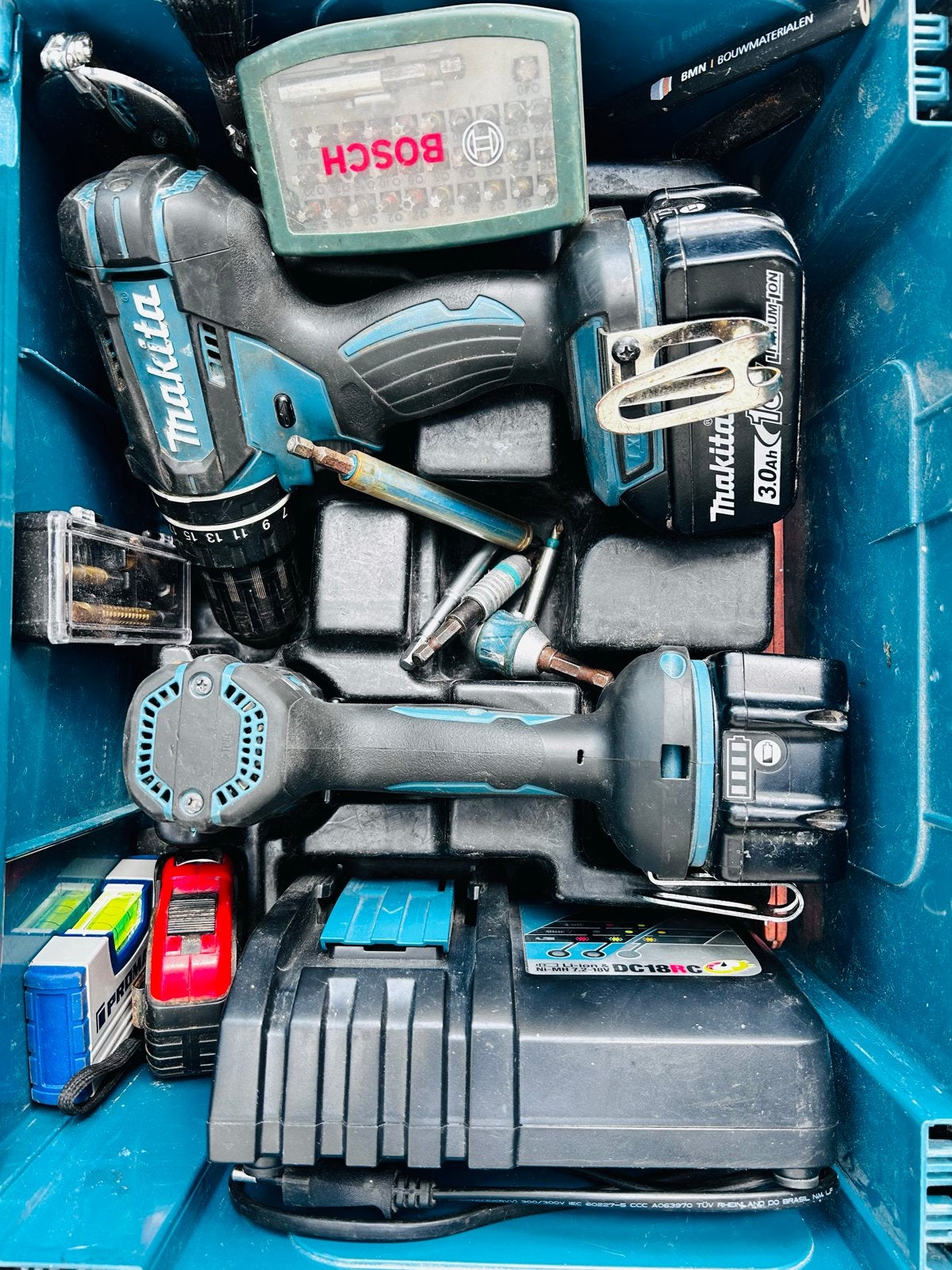 Originele Makita set en gereedschap - 100% goed, Ophalen, 600 watt of meer, Variabele snelheid, Zo goed als nieuw