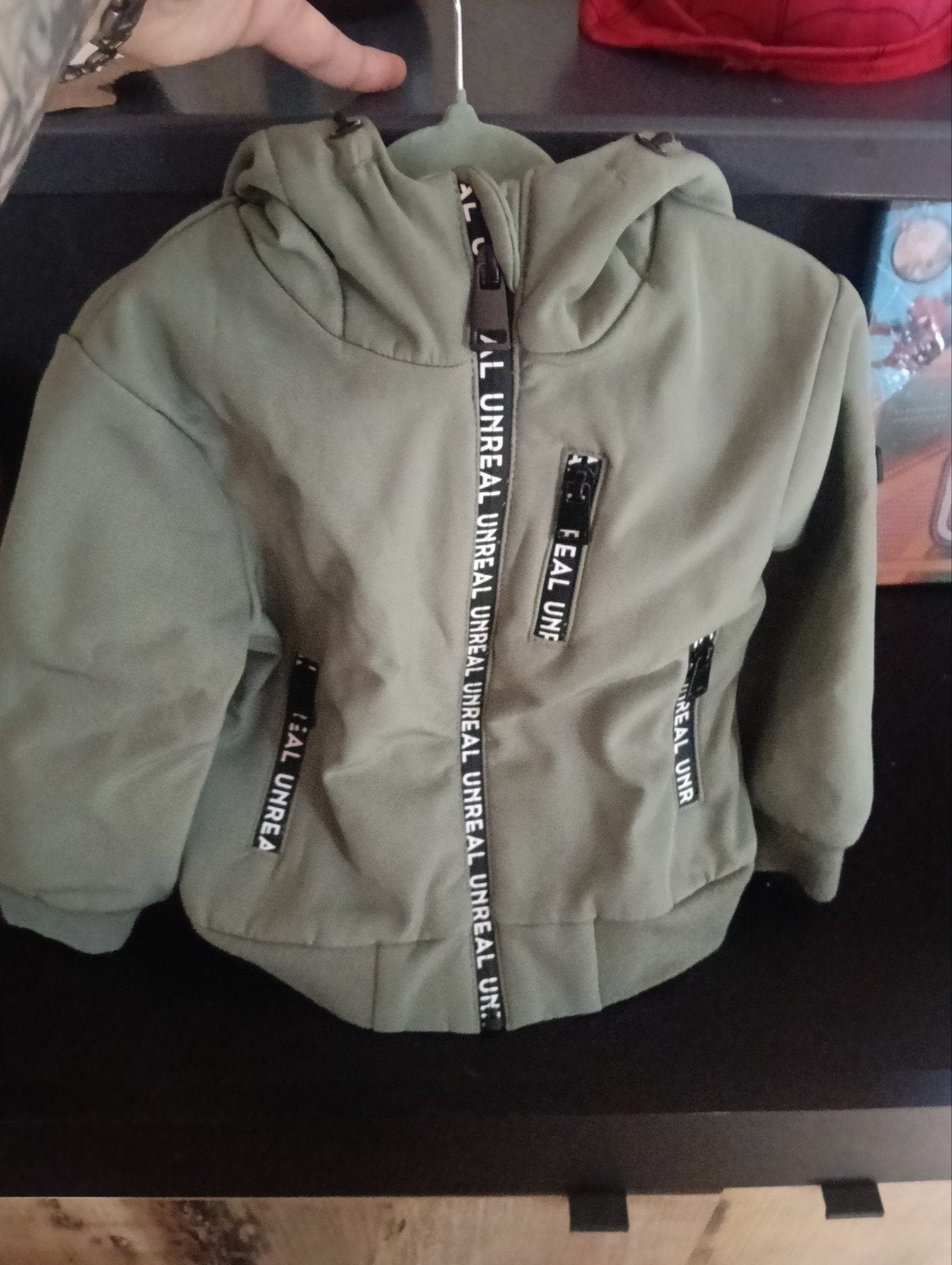Stoere groene KIDS jas maat 92, Kinderen en Baby's, Kinderkleding | Maat 92, Ophalen, Jongen of Meisje, Zo goed als nieuw, KIDS