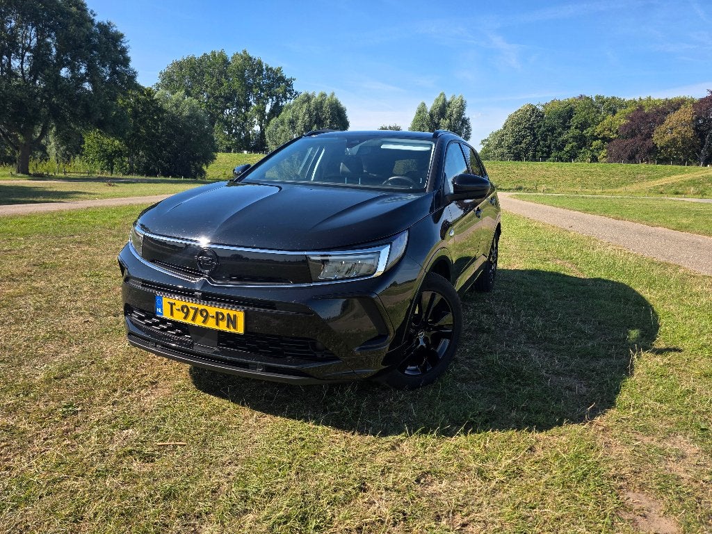 2023 Opel Grandland 1.6Hybrid, full options, BTW, nieuw type, Parkeerassistent, 1250 kg, 4 cilinders, Leder en Stof
