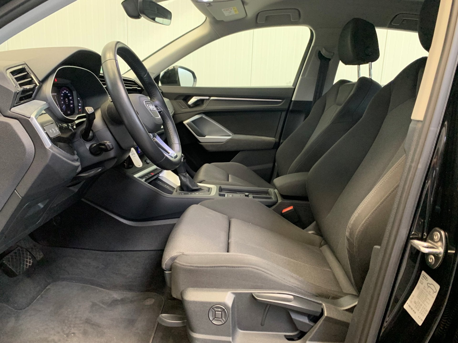 Audi Q3 Sportback 35 TFSI 150PK M-HEV Pro Line Sport NAVIGAT, Auto's, Stof, 4 cilinders, 1505 kg, Zwart