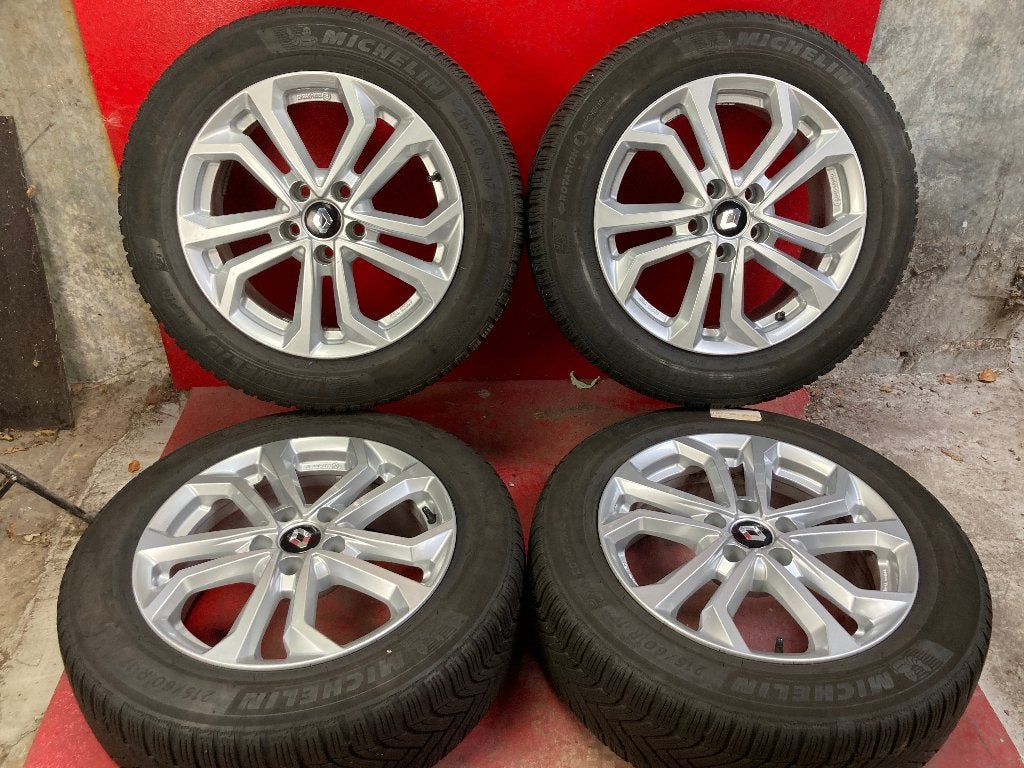 Winterbanden Renault Captur 215/60R17 Michelin, Auto-onderdelen, ., Banden en Velgen, 17 inch, .