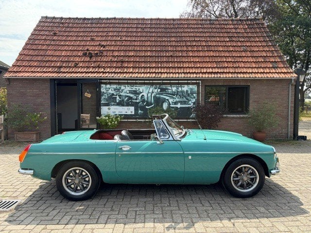 MGB Aqua Blue, 1972, B, Achterwielaandrijving, Zwart, Cabriolet