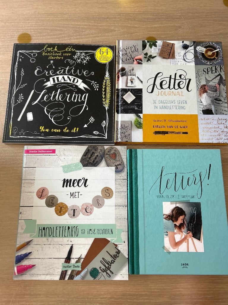 Handlettering boeken set - Leer creatief schrijven, Hobby en Vrije tijd, Tekenen, Ophalen of Verzenden, Zo goed als nieuw, Boek of Gids