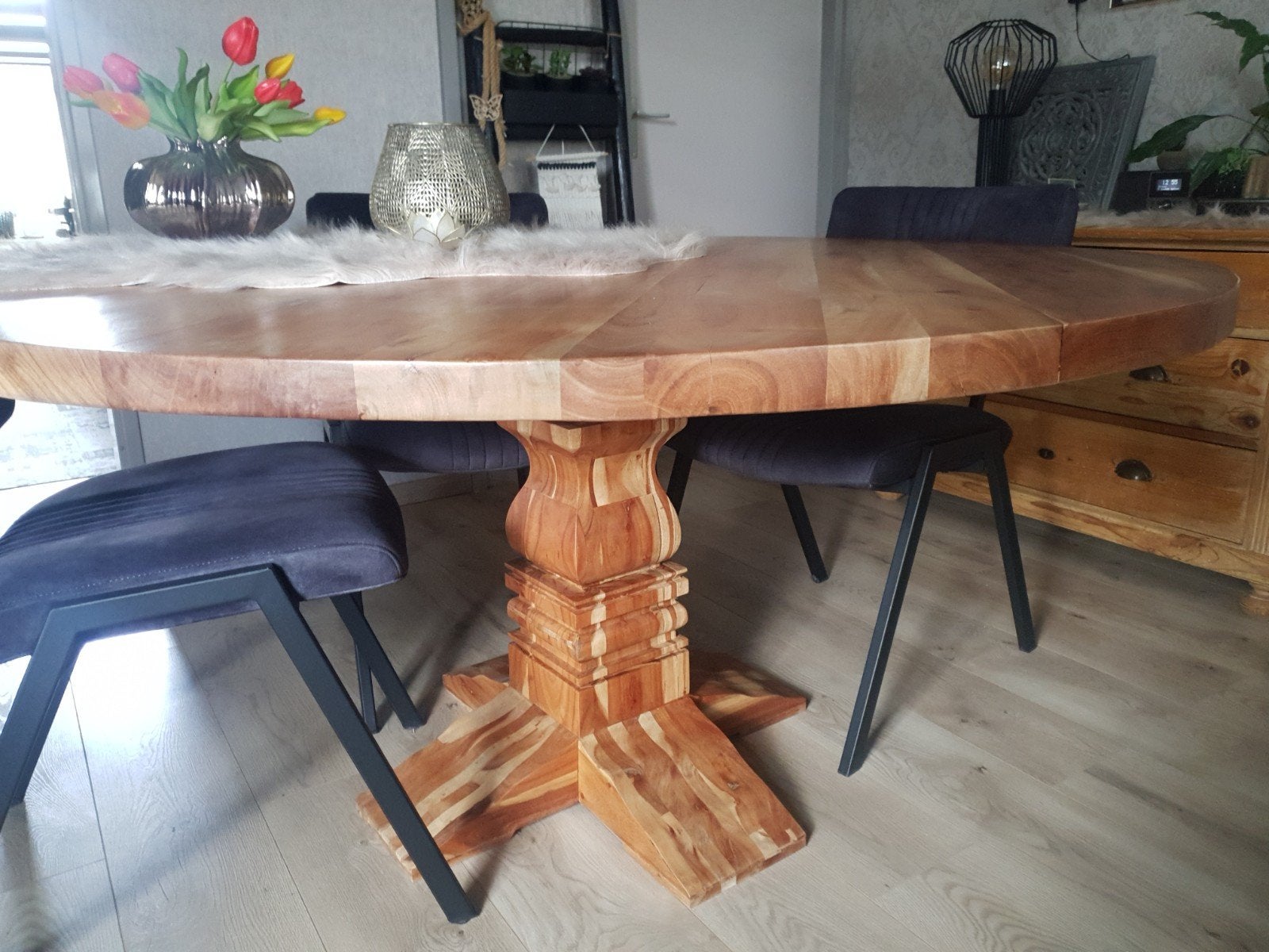 Massief acacia houten ronde eettafel met unieke voet, Huis en Inrichting, Ophalen, 100 tot 150 cm, 150 tot 200 cm, Rond