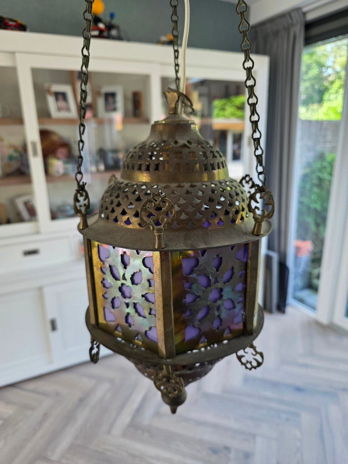 Oosterse/Marokkaanse filigrain lantaarn met paars glas, Ophalen of Verzenden