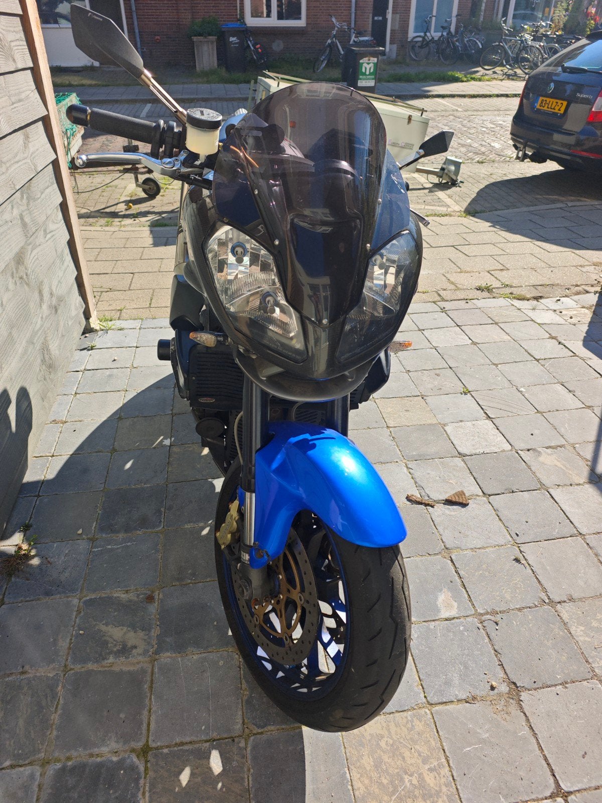 Aprilia Tuono 1000 R - Krachtige Naked Bike met Akrapovic, 2 cilinders, Occasion, Particulier, Meer dan 35 kW