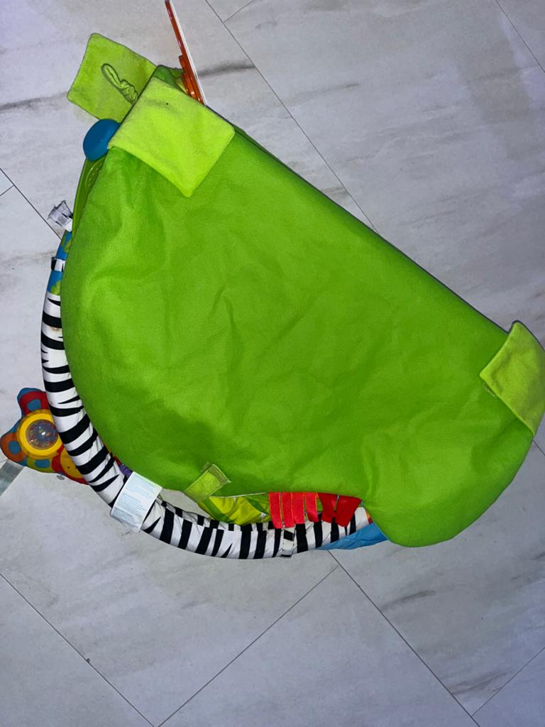 Vrolijk speelkleed met jungle dieren en speelboog, Ophalen of Verzenden