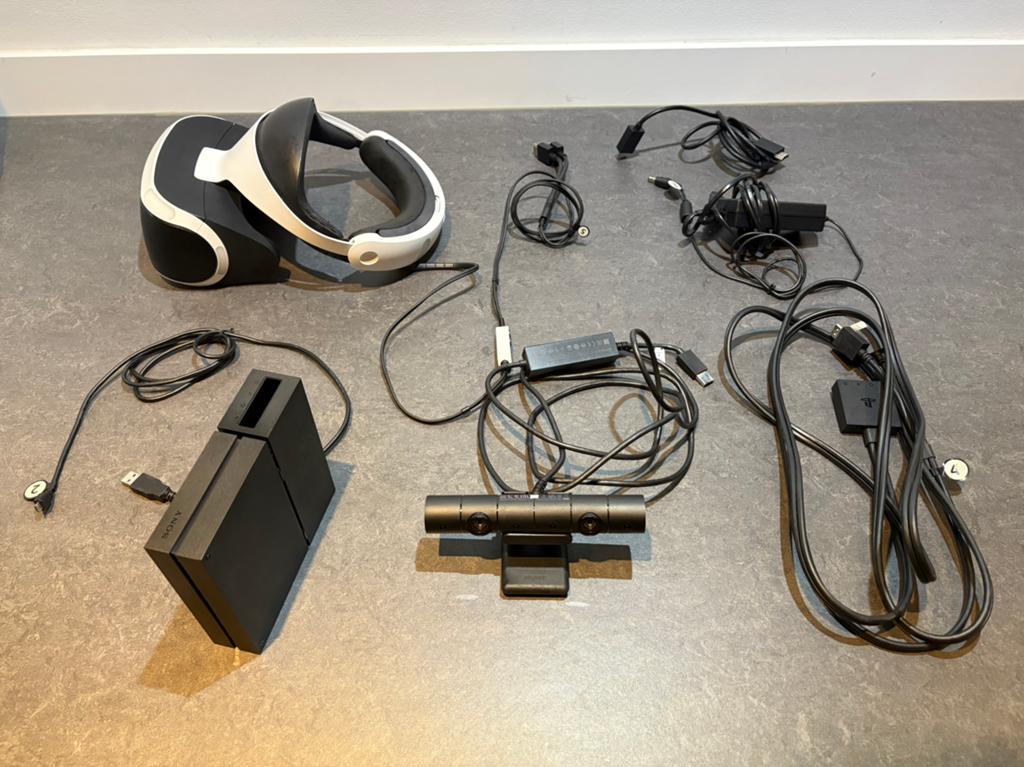 Te koop: PlayStation VR (PSVR) complete set voor PS4 / PS5, Spelcomputers en Games, Virtual Reality, Zo goed als nieuw, Sony PlayStation