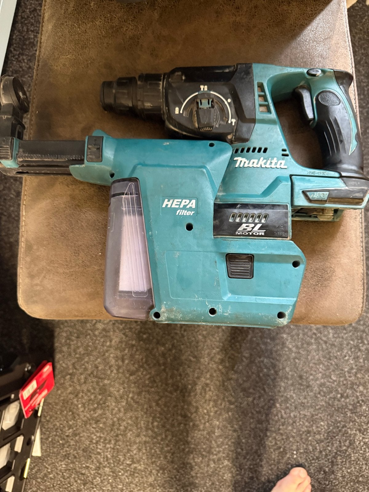 Makita 18V SDS BL DHR242ZJW Accu Boorhamer met HEPA filter, Ophalen, Gebruikt, Boor- en/of Breekhamer, Klopboormechanisme