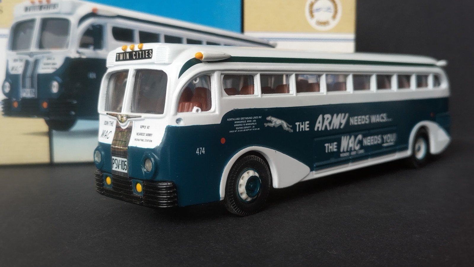 Yellow Coach 743 The army needs You 1:50 Corgi Pol, Nieuw, M, Bus of Vrachtwagen, M