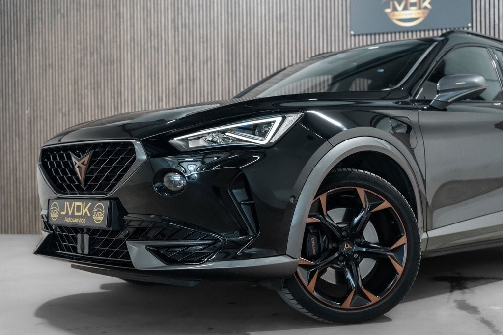 Cupra Formentor VZ Copper Edition Pano Leder Memory Camera L, Auto's, Cupra, Gebruikt, 4 cilinders, Formentor, Zwart