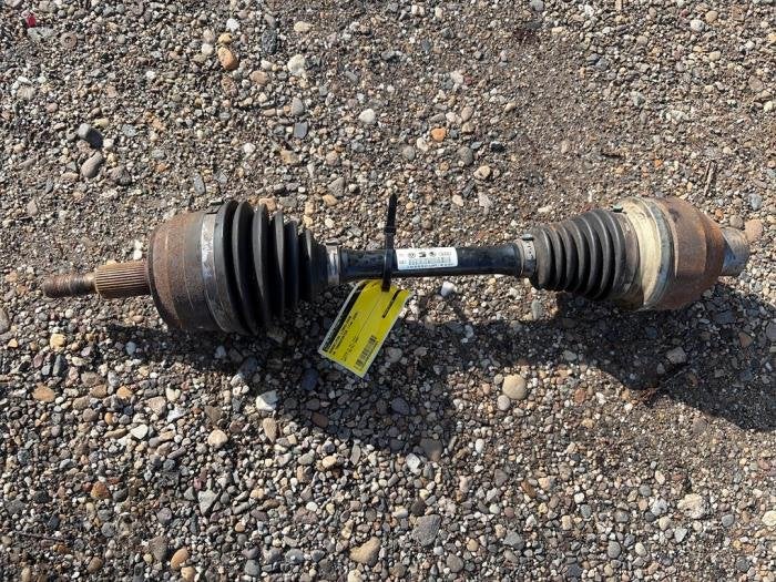 Aandrijfas links-voor van een Volkswagen Transporter, Gebruikt, -, Volkswagen, -