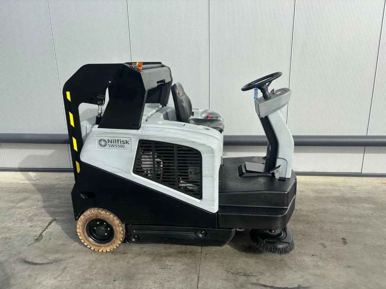 Nilfisk SWEEPER SW5500 B (bj 2020)