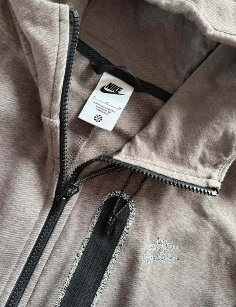 Nike Tech Trainingspak maat s/m, Bruin, Maat 48/50 (M), Ophalen of Verzenden, Zo goed als nieuw