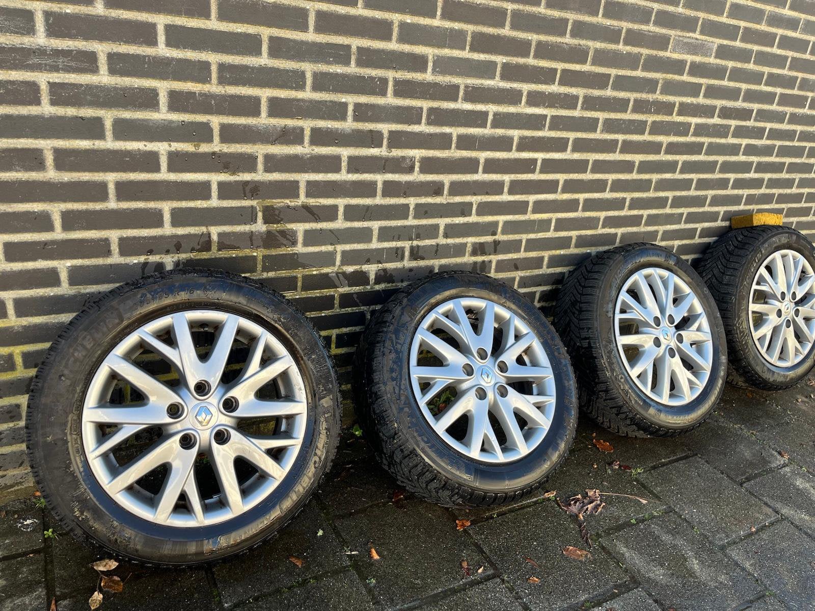 Origineel 16" Renault Megane 3&4 winterset met Michelin 7mm, Auto-onderdelen, Ophalen, Gebruikt, 16 inch, Banden en Velgen