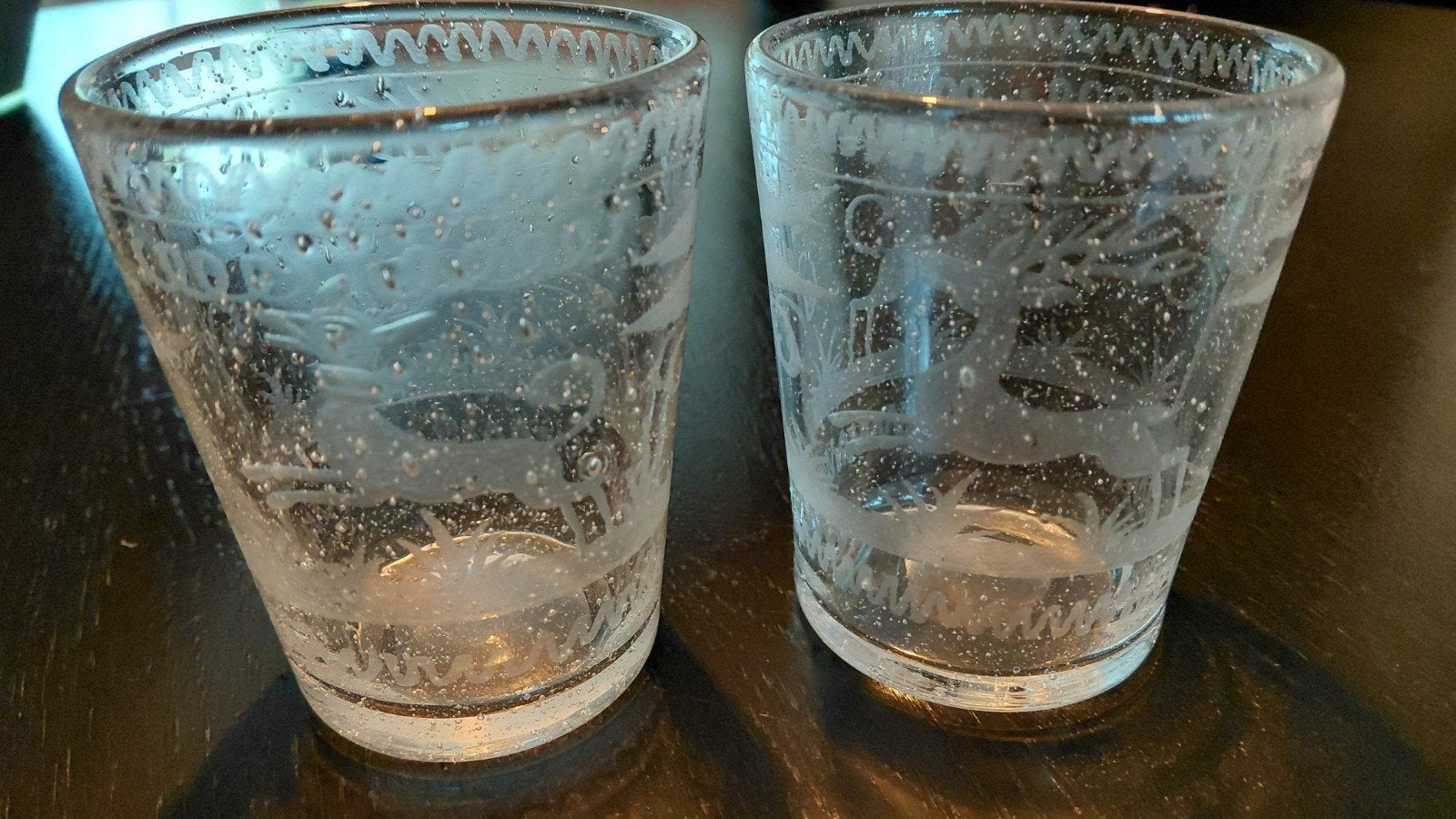 2 oude glaasjes met gravering jacht tafereel, Ophalen of Verzenden