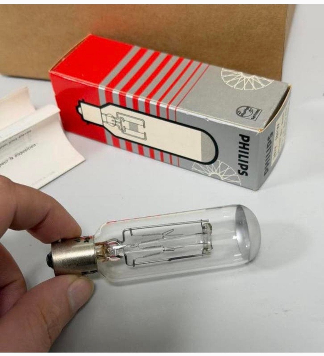 Philips projectorlamp 1314IN B15s 150W 240V NOS gloeilamp, Verzamelen, Ophalen of Verzenden, H, H, H